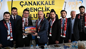 Turan, Lapsekili gençlerle buluştu