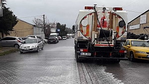 Cadde ve sokaklar ilaçlanıyor