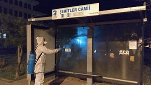 Otobüs durakları dezenfekte edildi