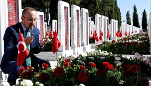 Turan; "Destanlara namzet zaferler görmek isteyenin yönü Çanakkale'ye bakar"