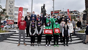 Çanakkale Deniz Zaferi’nin 106. yıldönümü vesilesiyle düzenlenen Zafer Koşusu sürüyor