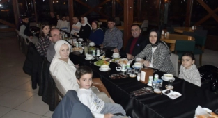 Meclis üyeleriyle iftar programında buluştu