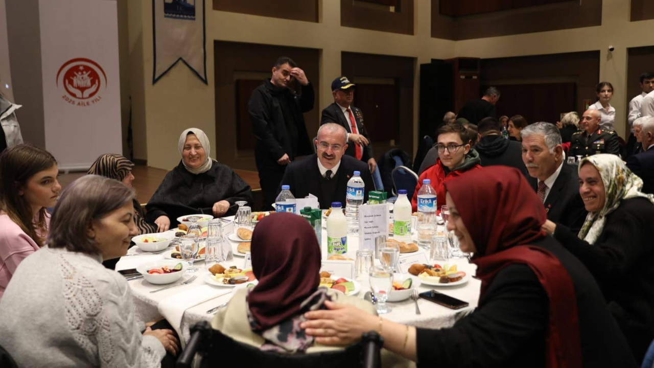 Şehit aileleri ve gaziler iftar yemeğinde buluştu